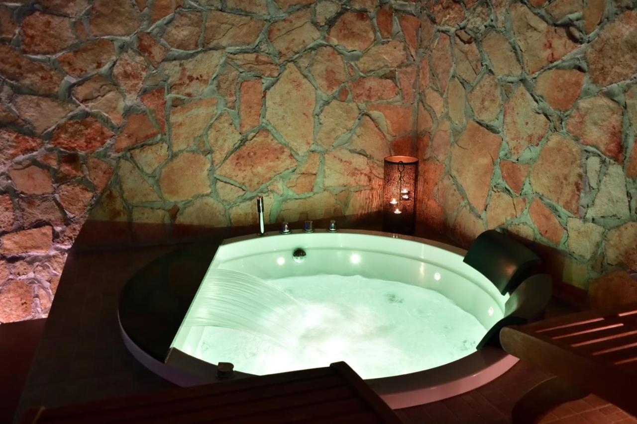 Spa Room Sicilia - Intera Casa Con Spa Privata Jacuzzi Sauna Bagno Di Vapore Ad Uso Illimitato Rosolini Exterior photo