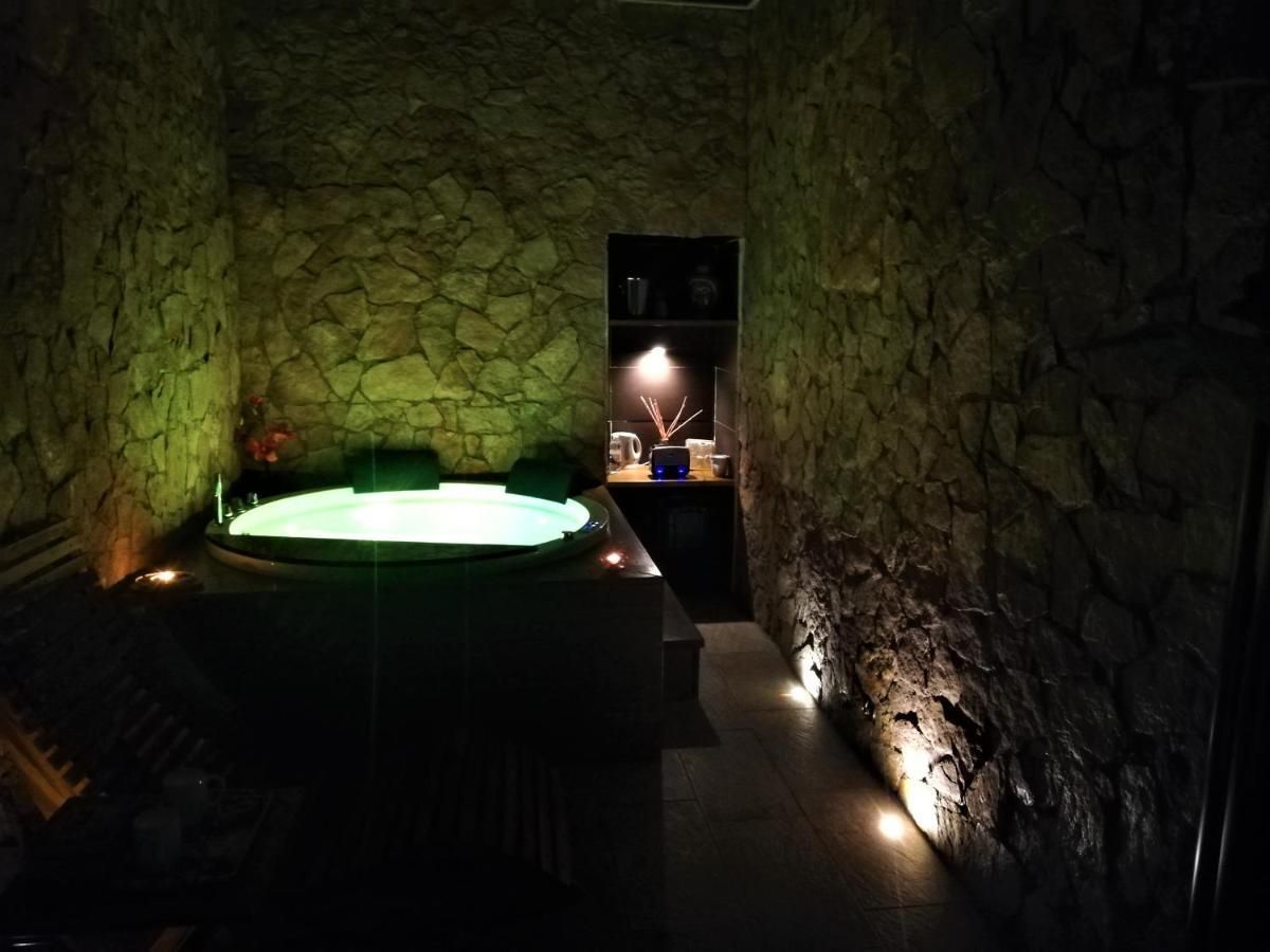 Spa Room Sicilia - Intera Casa Con Spa Privata Jacuzzi Sauna Bagno Di Vapore Ad Uso Illimitato Rosolini Exterior photo