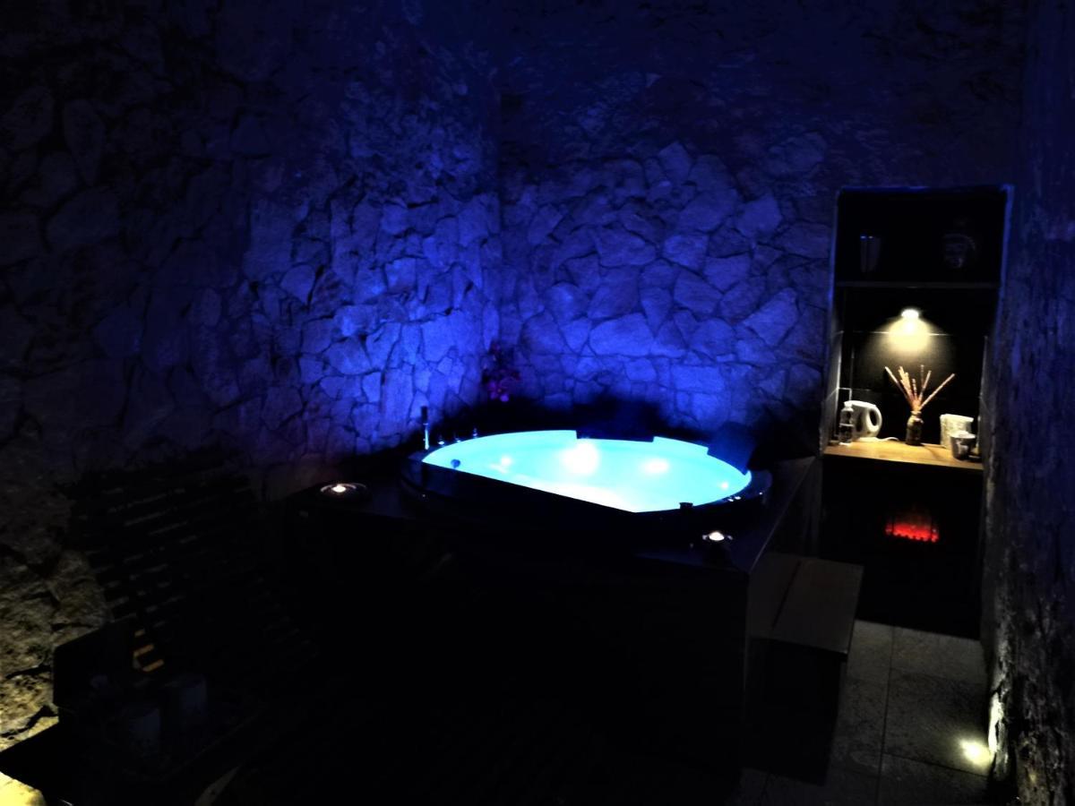 Spa Room Sicilia - Intera Casa Con Spa Privata Jacuzzi Sauna Bagno Di Vapore Ad Uso Illimitato Rosolini Exterior photo